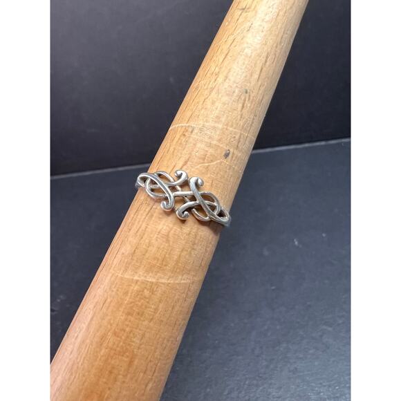 Vintage Celtic knot work sterling silver ring size 8 - Picture 15 of 16